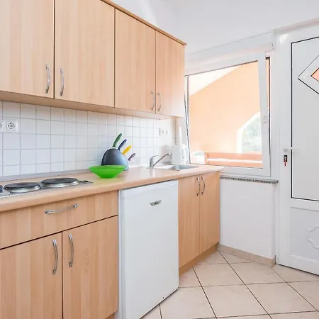 With Parking Space - 20201 Appartement Vir